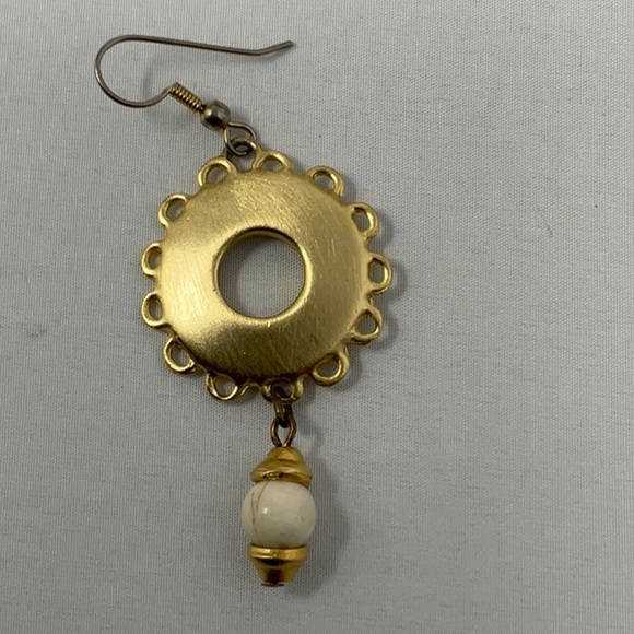 Gold and glass bead necklace on a braided leather cord, and matching earrings - Picture 8 of 8